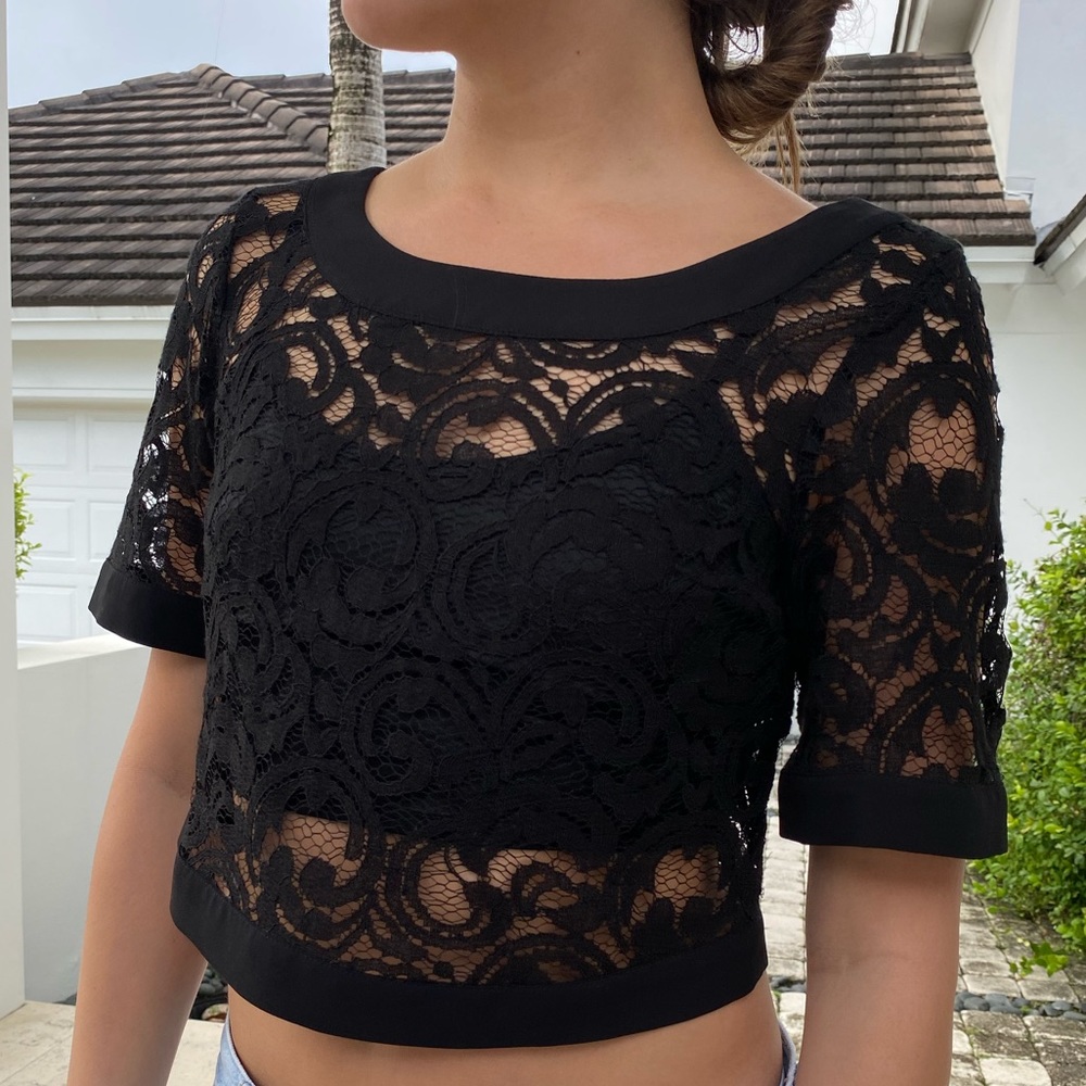 BCBGeneration cropped black lace top size XXS
